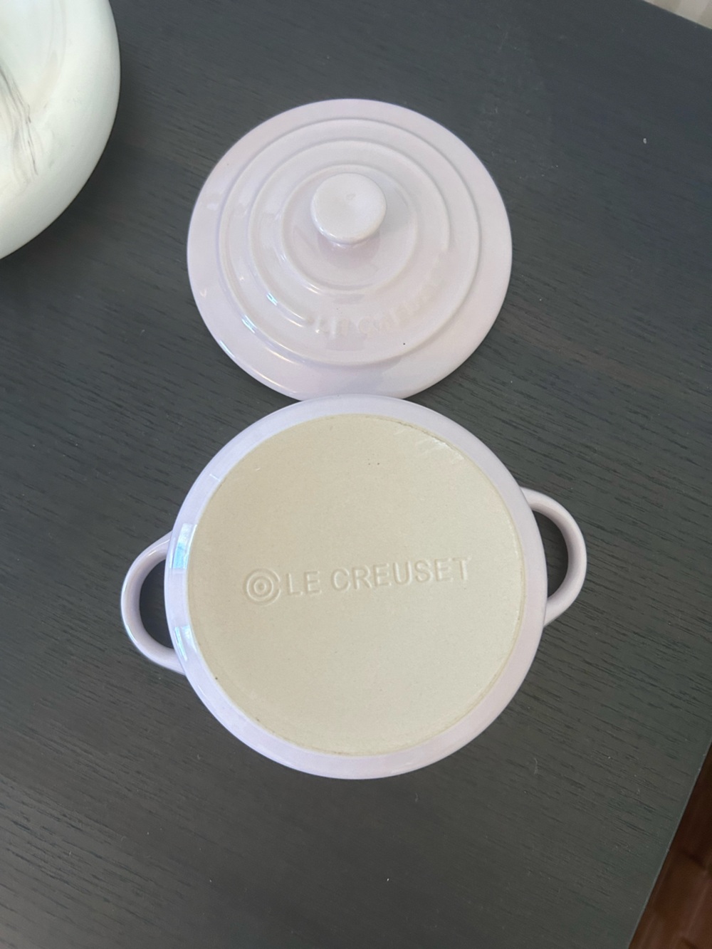 Le Creuset Stoneware Mini Round Cocotte 8oz Lavender Purple NEW - Picture 4 of 4